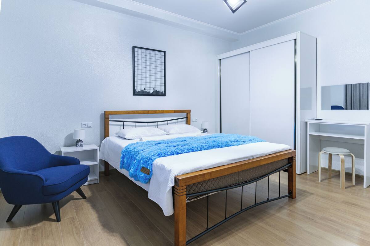 Doppia Classic, balcone, vista montagna | Tende oscuranti, ferro/asse da stiro, Wi-Fi gratuito, lenzuola
