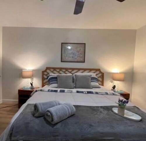 Comfortable getaway 3 bedroom with free Wi-Fi.