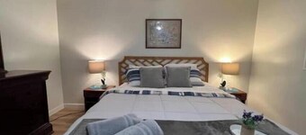 Comfortable getaway 3 bedroom with free Wi-Fi.