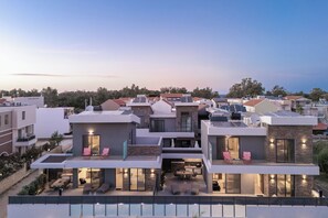 Deluxe Villa, 3 Bedrooms, Private Pool, Pool View | In-room safe, individually decorated, individually furnished - Villa Saints (Daratsos)