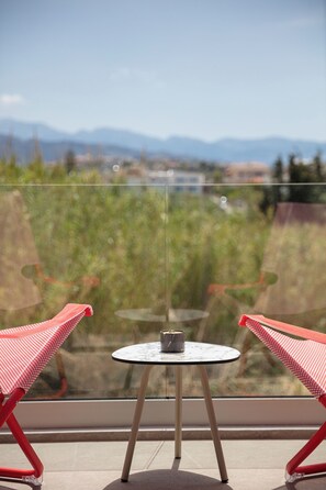 Vila clássica, 2 quartos, piscina particular, vista para a piscina | Terraço/pátio