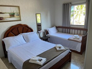 Standard Double Room, Pool View | Free WiFi - HOSPEDAGEM CLÃ DOS COUTO (Saquarema)