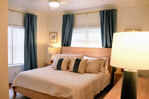 3 bedrooms, desk, iron/ironing board, free WiFi