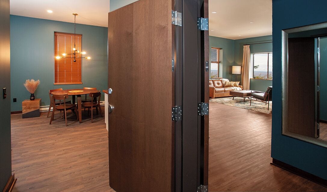 Phòng Suite, 1 giường cỡ queen và sofa giường, quang cảnh hồ | Khu phòng khách