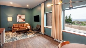 Suite, 1 Queen Bed with Sofa bed, Lake View | Living area