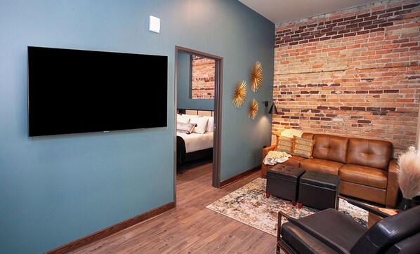 Living area - The Intrepid (Duluth)