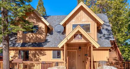 Yosemite Aviary and Quail Within Yosemite - 2 Separate Units, Up To 14 Guests!