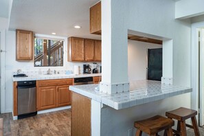 House, Multiple Beds, Patio, Mountain View (Yosemite Aviary and Quail) | Private kitchen | Fridge, microwave, oven, stovetop - Yosemite Aviary and Quail Within Yosemite - 2 Separate Units, Up To 14 Guests! (Yosemite National Park)