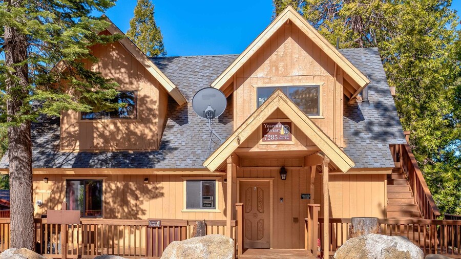 Yosemite Aviary and Quail Within Yosemite - 2 Separate Units, Up To 14 Guests!