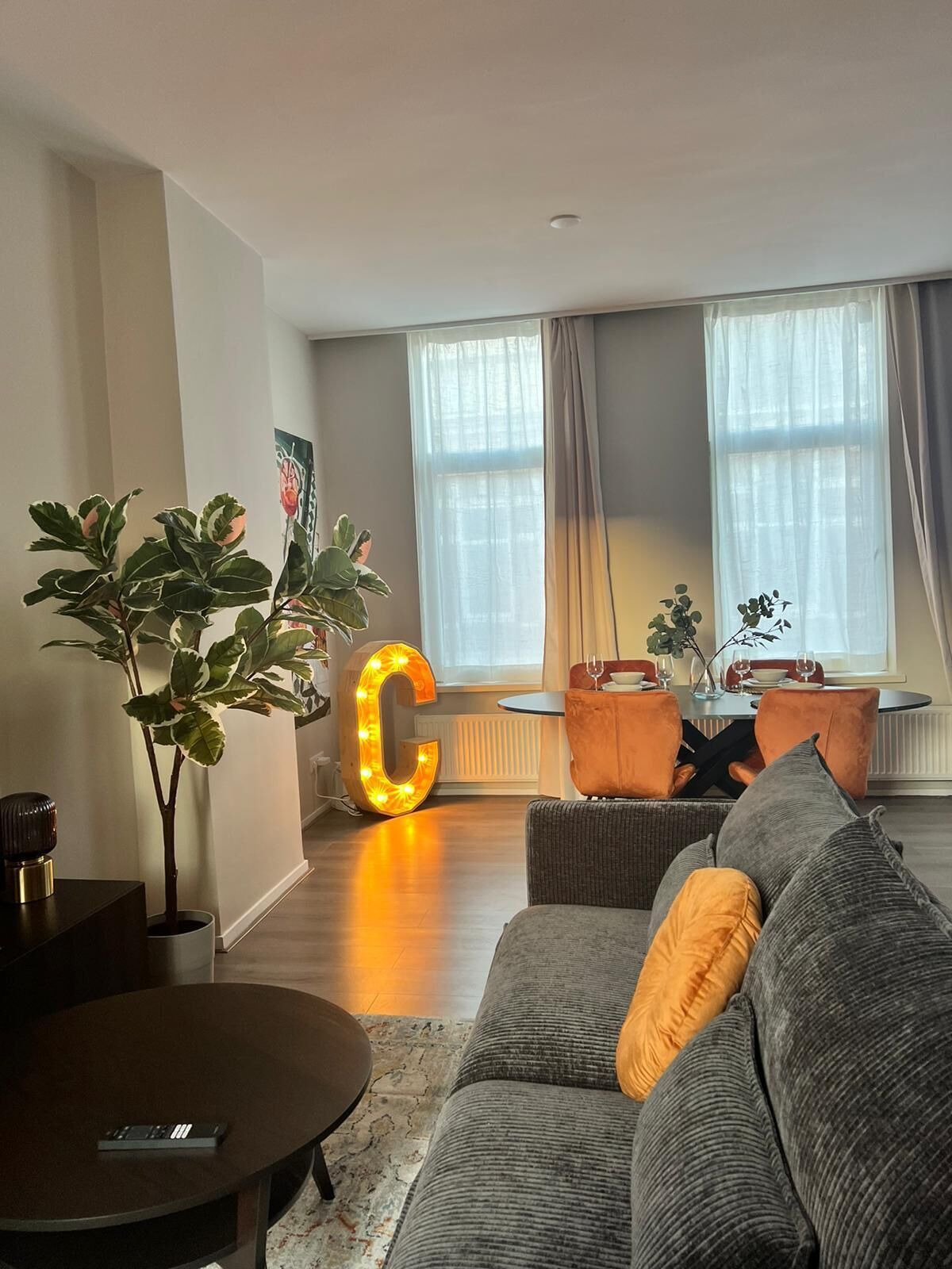 Comfort appartement, 2 slaapkamers | Woonruimte | Een televisie