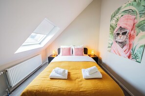 Comfort Apartment, 2 Bedrooms | Living area - Zwart Janstraat  (Rotterdam)