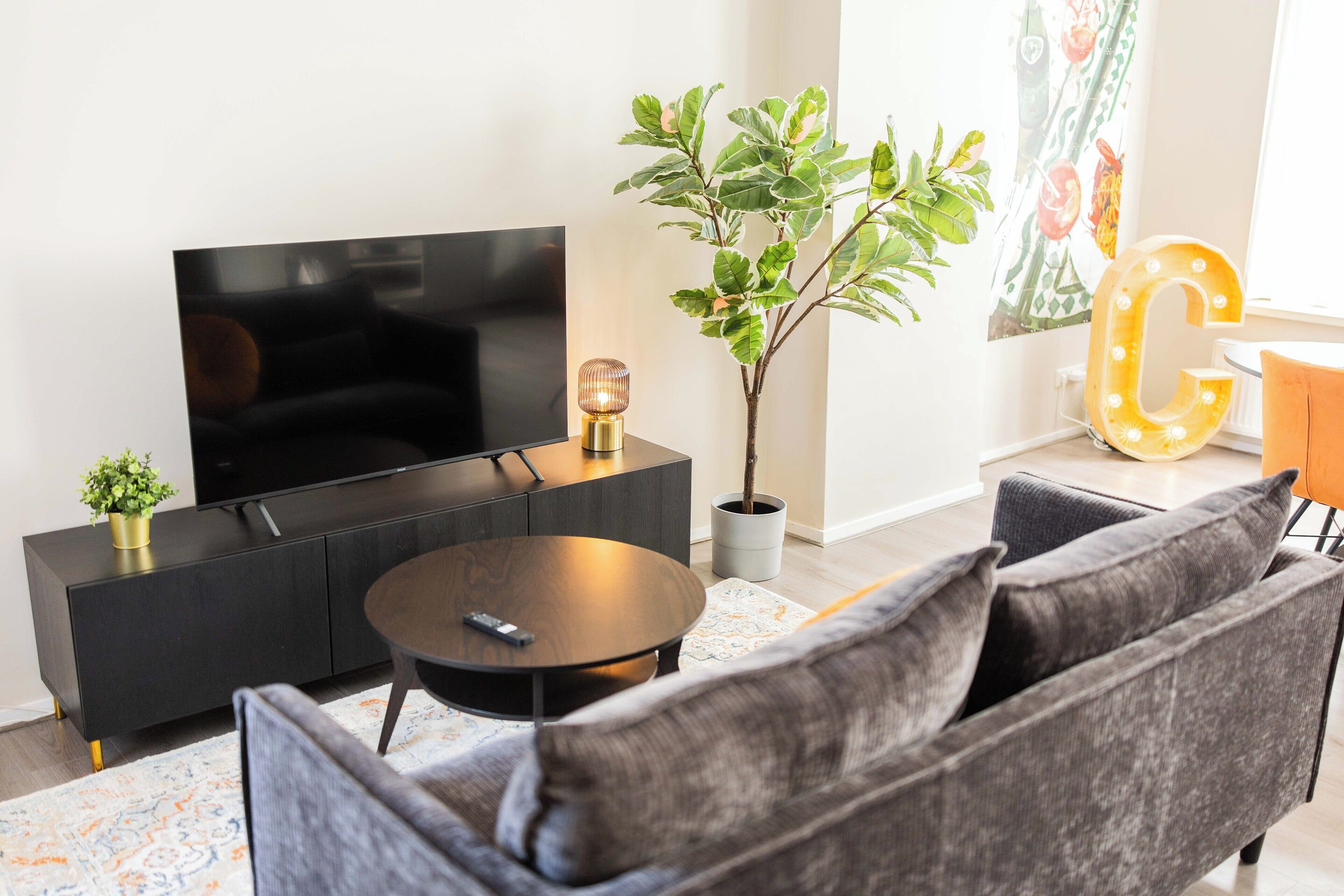 컴포트 아파트, 침실 2개 | 거실 공간