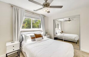 2 chambres, fer et planche à repasser, lit parapluie, Wi-Fi gratuit