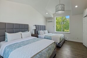 9 soverom, skrivebord, strykejern/-brett og wi-fi (inkludert)