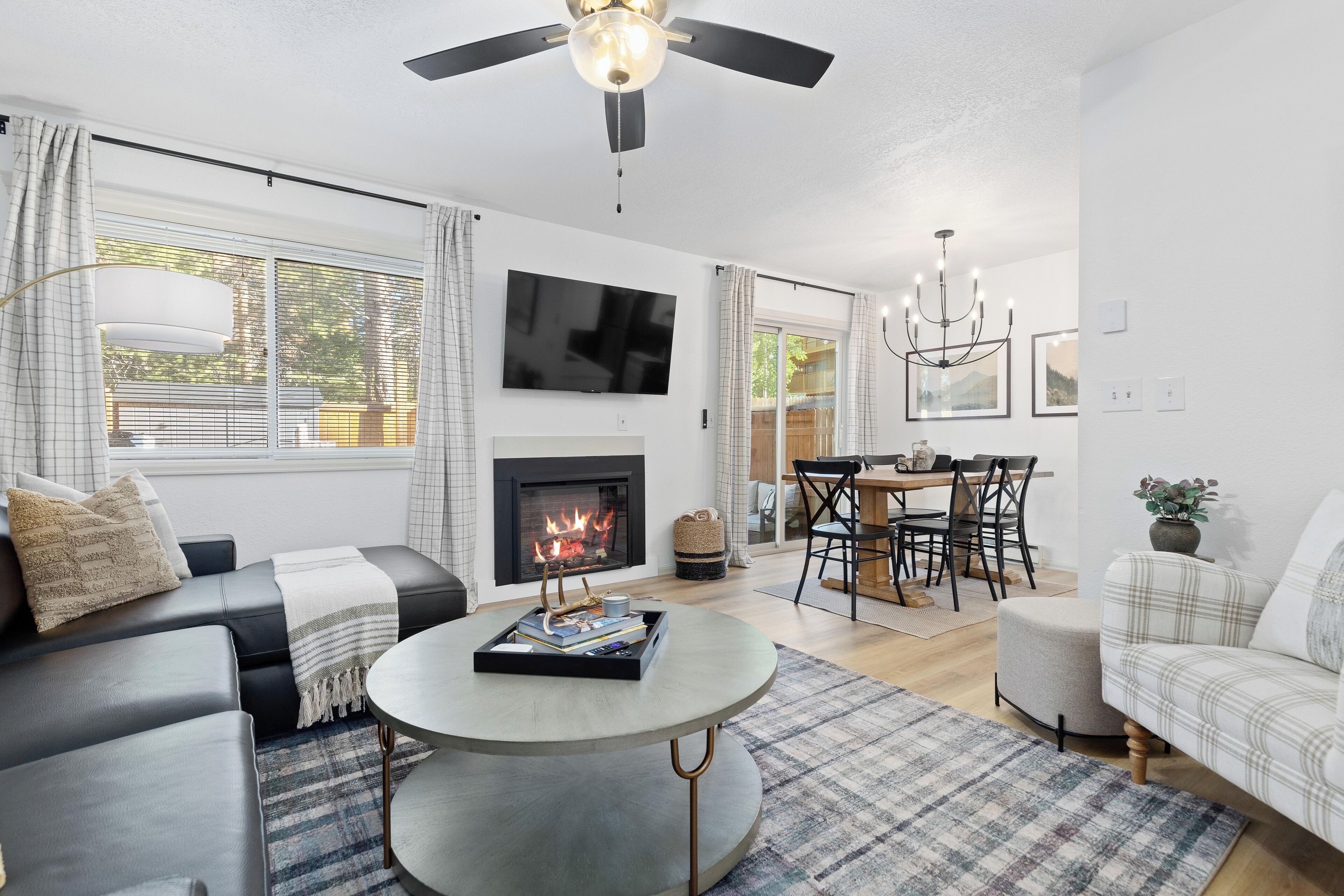 Smart TV, fireplace, computer monitors