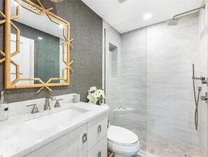 淋浴设施、毛巾、肥皂