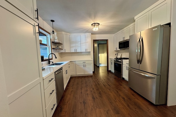 Refrigerador, microondas, horno y parrilla de estufa