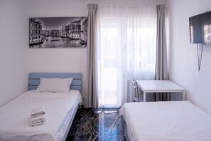 5 bedrooms, iron/ironing board, WiFi - Venice Mestre Center (Unknown)