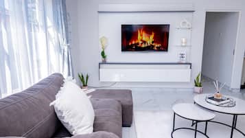 Televisor intel·ligent i llar de foc