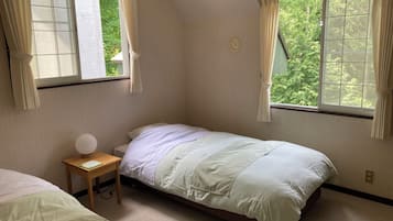 Basic Twin Room, Garden View | Down duvets, free WiFi, bed sheets
