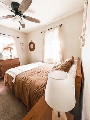 2 chambres, fer et planche à repasser, lit parapluie, Wi-Fi gratuit