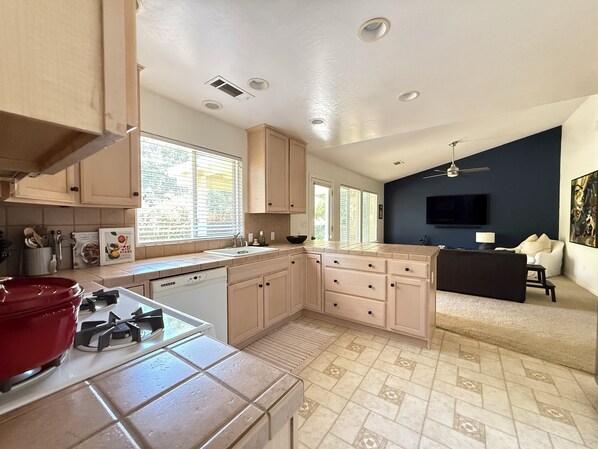 Microwave, oven, stovetop, dishwasher
