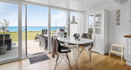 Awesome home in Tranekær with WiFi