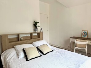 3 bedrooms, iron/ironing board, free WiFi
