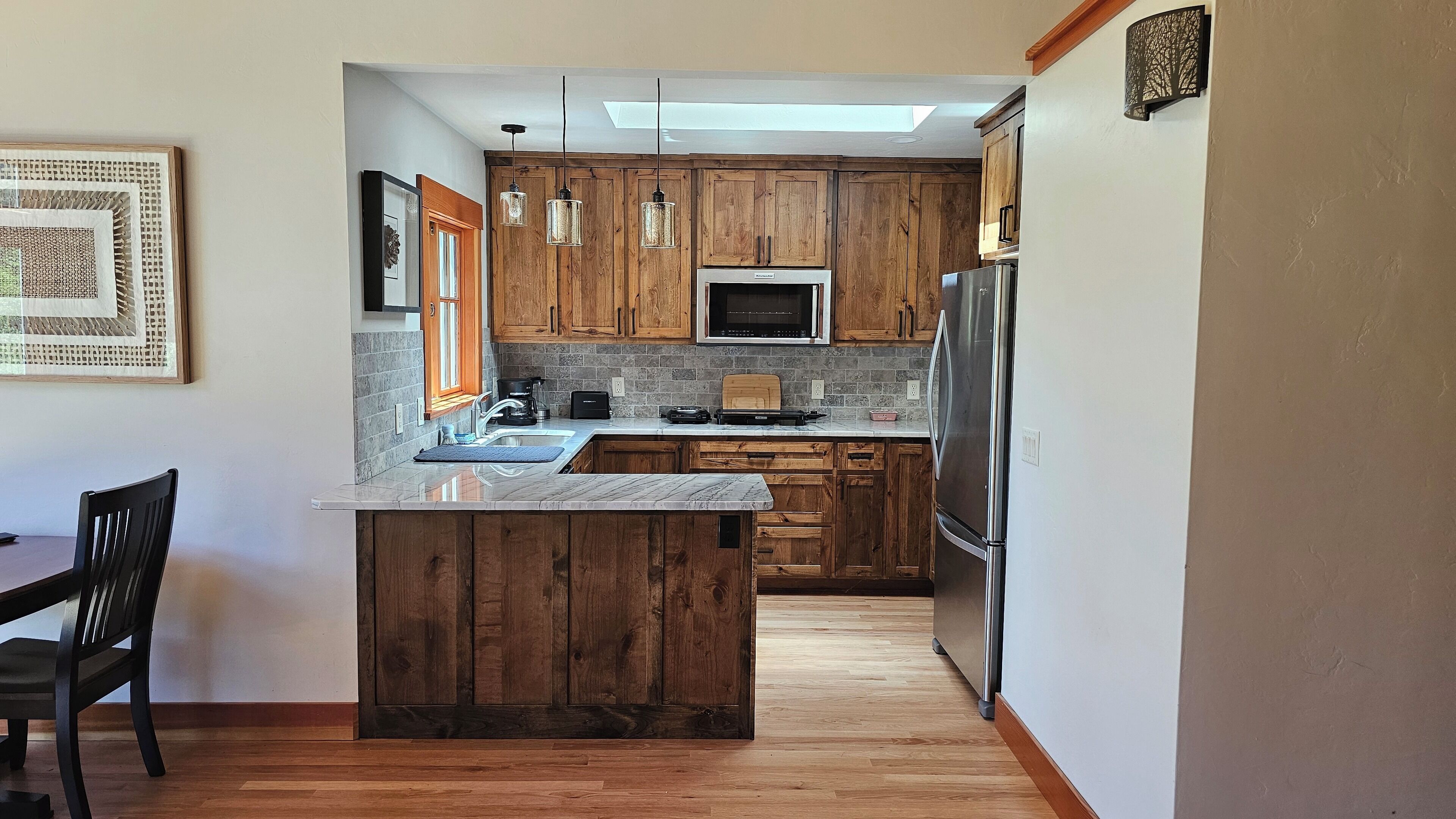 Micro-ondes, four, plaque de cuisson, lave-vaisselle