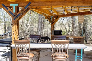 Outdoor dining - Coyote Park Silo (Mancos)