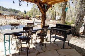 Outdoor dining - Coyote Park Silo (Mancos)