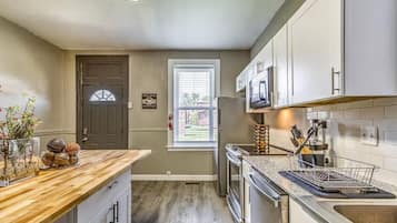 Micro-ondes, plaque de cuisson, lave-vaisselle