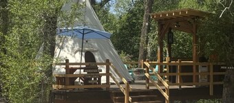 Southwest Luxury Glamping-Red Arrow Tipi