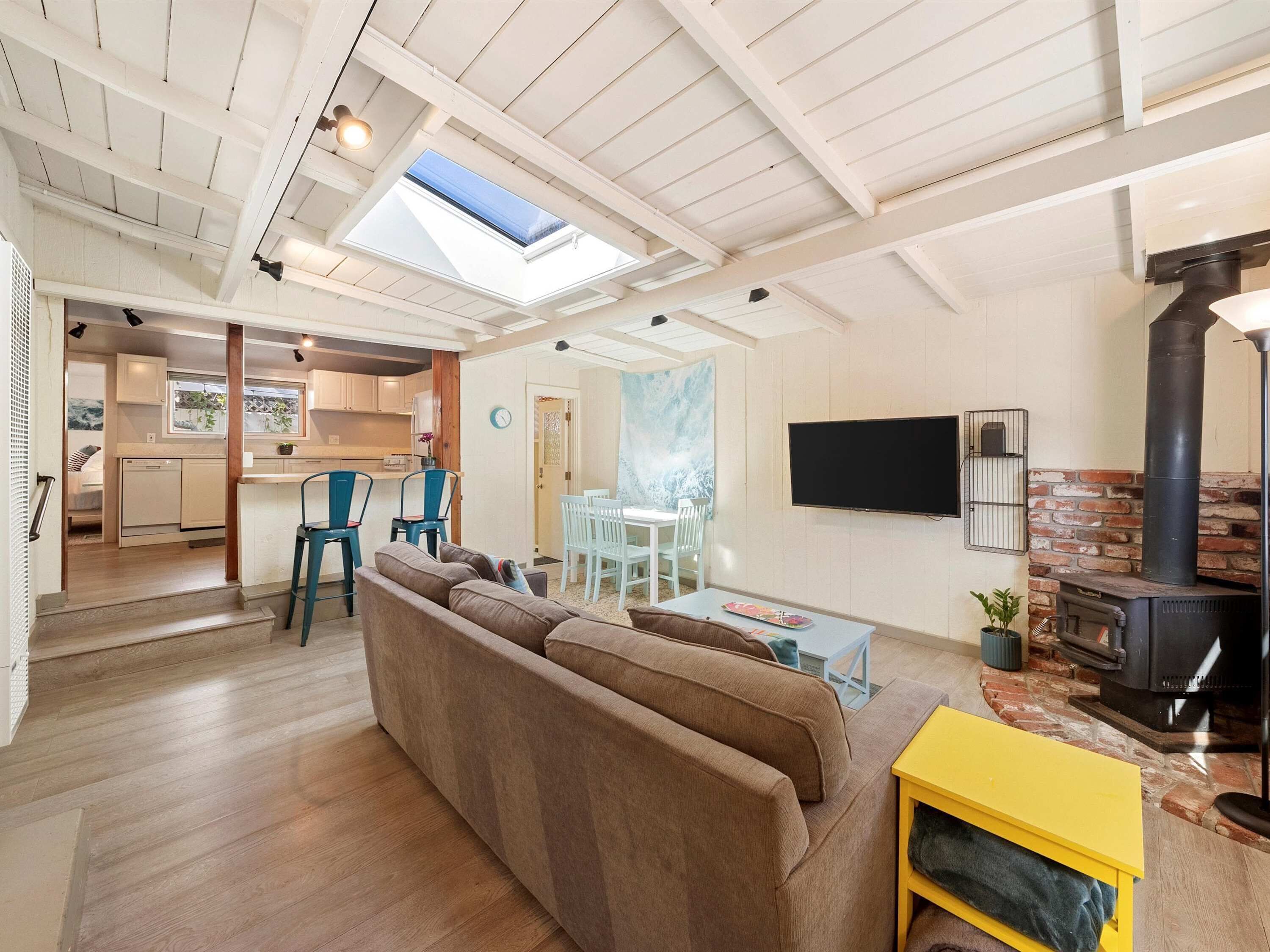 House, Multiple Beds, Patio (Cottage at the Point) | Living area | TV, fireplace