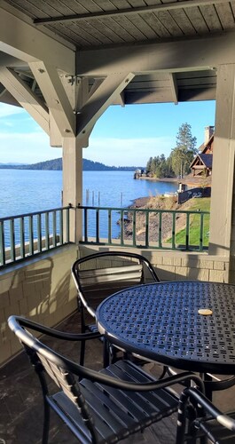 FIREWORKS, LAKE ACCESS, BOAT MOORING OPTION - 3-bedroom unit Lake Coeur d'Alene