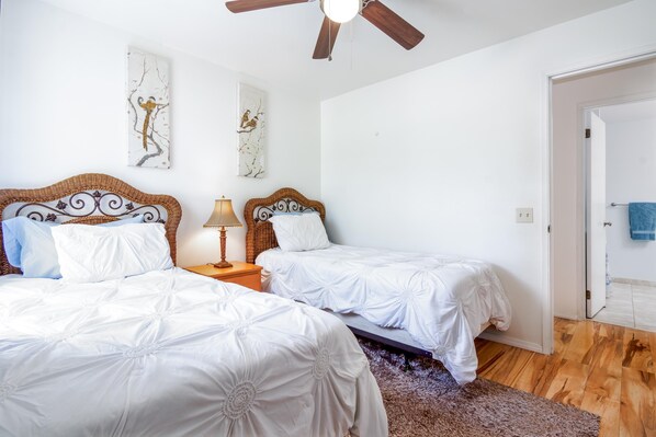 Condo, 1 giường cỡ queen và sofa giường (Fairway Terrace#H208) | 2 phòng ngủ