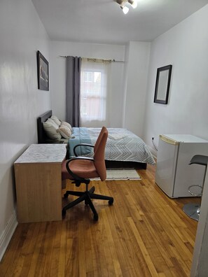 4 chambres, fer et planche à repasser, Wi-Fi, draps fournis