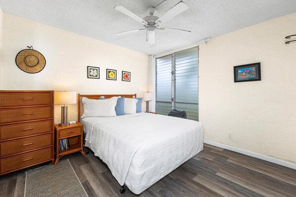 コンドミニアム クイーンベッド 1 台ソファーベッド付き (Alii Villas#318) | 1 室のベッドルーム