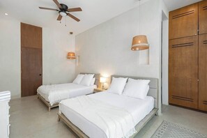 5 chambres, fer et planche à repasser, Wi-Fi, draps fournis