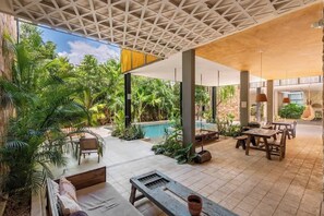 Outdoor dining - Cosy-Designed 5BDR/8 beds dual apts w/amenities (Tulum)