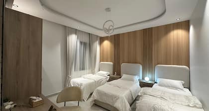 Stylish Stay for Families - 2BR Apartment - WiFi + Streaming
