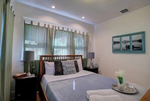 3 habitaciones, tabla de planchar con plancha, wifi y ropa de cama 