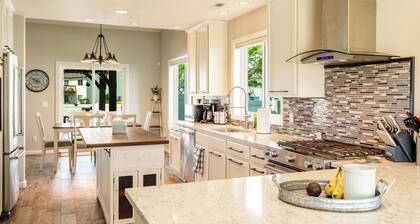 3-bedroom house in amazing Sheridan with WiFi, AC