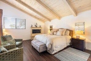 Hus, flere senger, terrasse, havutsikt (Heavenly Carmel) | 4 soverom, individuelt dekorert, individuelt innredet og sengetøy