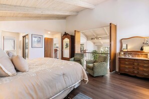 4 habitaciones, decoración personalizada y muebles diferentes