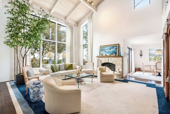 Heavenly Carmel Stay for 10!