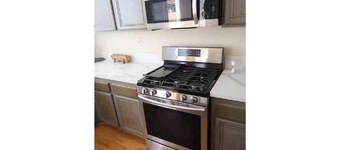 Large Groups, Family/Business,Fast Wifi, King Bed!