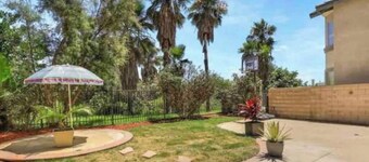 Large Groups, Family/Business,Fast Wifi, King Bed!