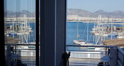 Seaside Grey Pearl Villa
Sea Views, Ideal for Artists & Dreamers