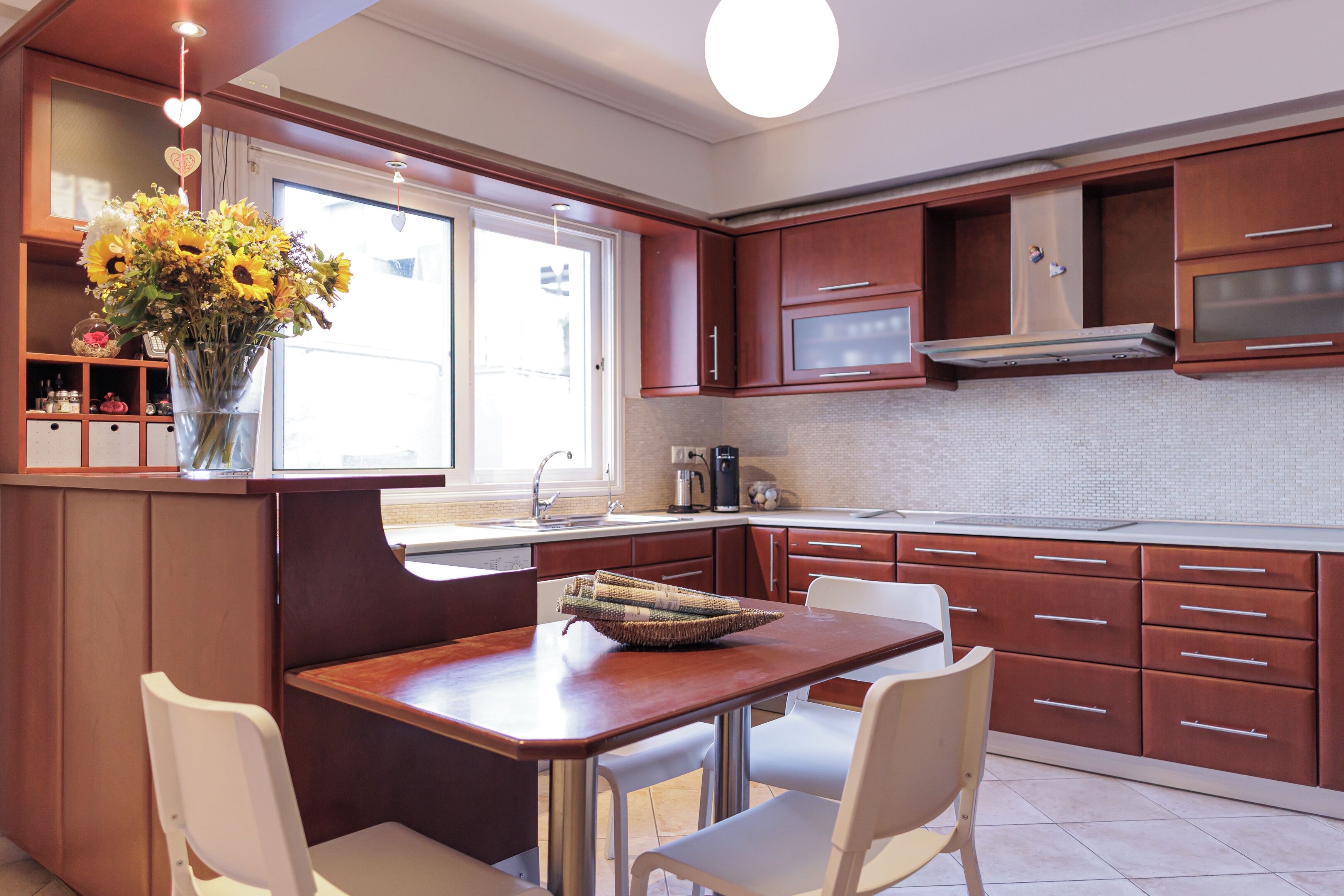 Oven, dishwasher, paper towels